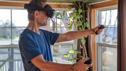 2025年:虚拟现实头戴设备的突破之年与激烈竞争格局